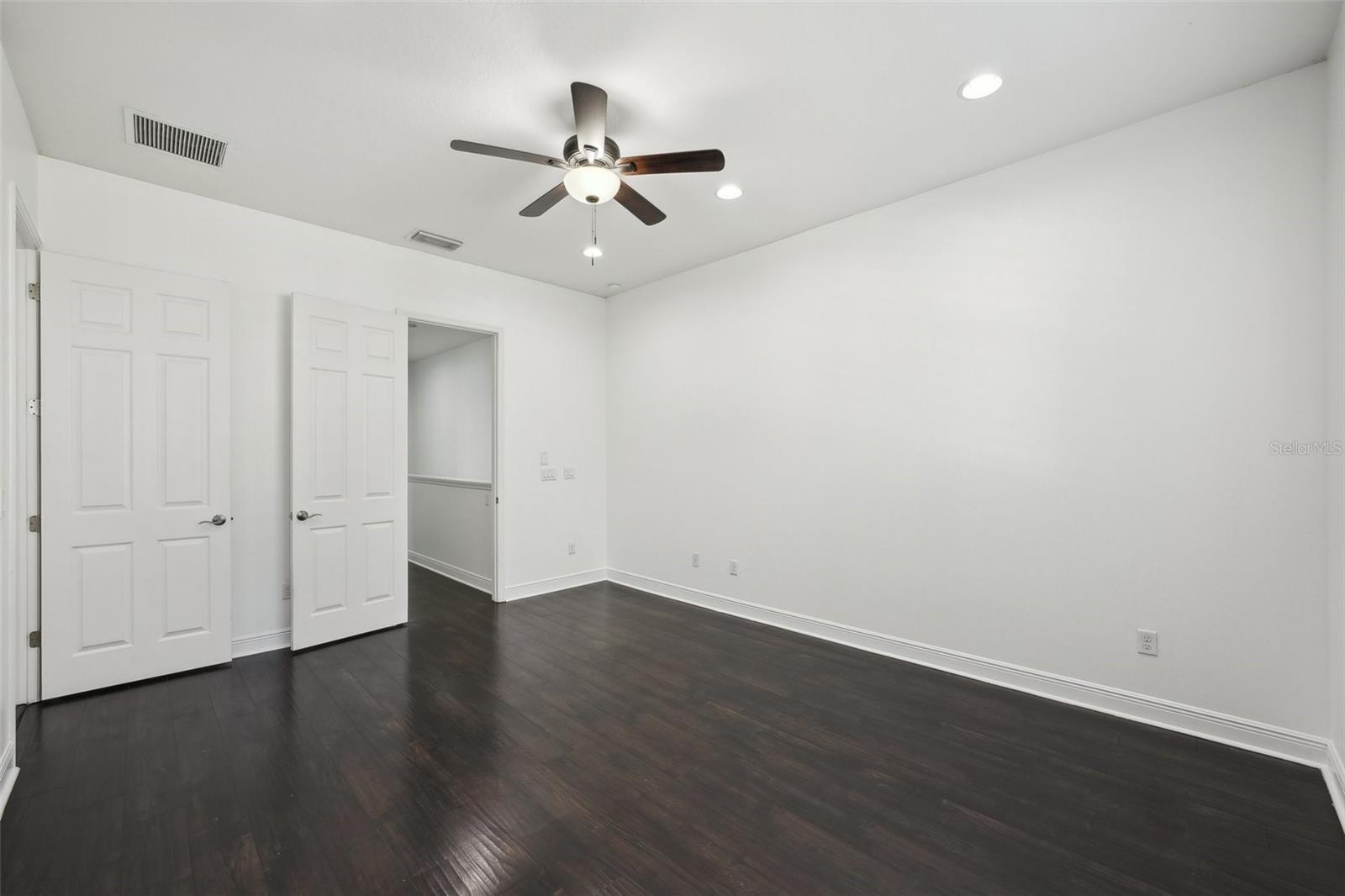Image 27 of 60 For 307 Arrawana Avenue 100