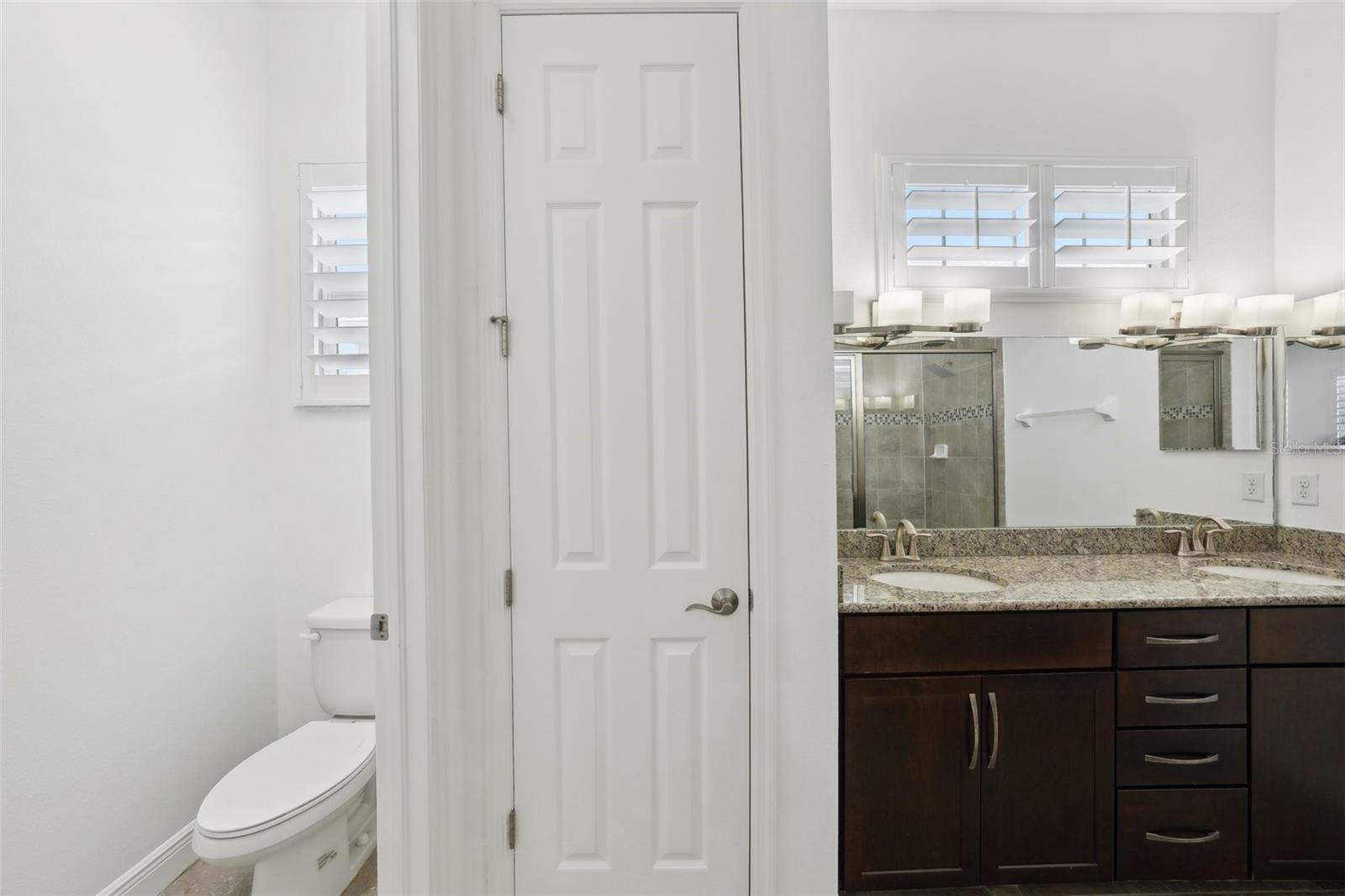 Image 32 of 60 For 307 Arrawana Avenue 100