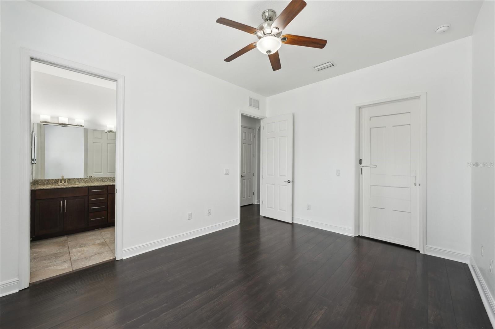 Image 36 of 60 For 307 Arrawana Avenue 100
