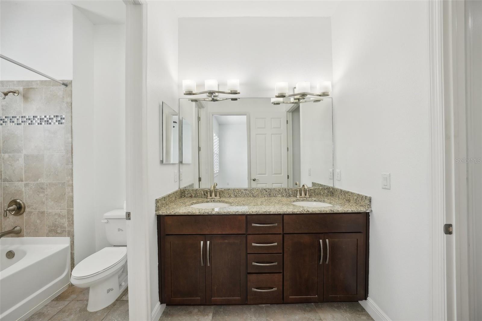 Image 37 of 60 For 307 Arrawana Avenue 100