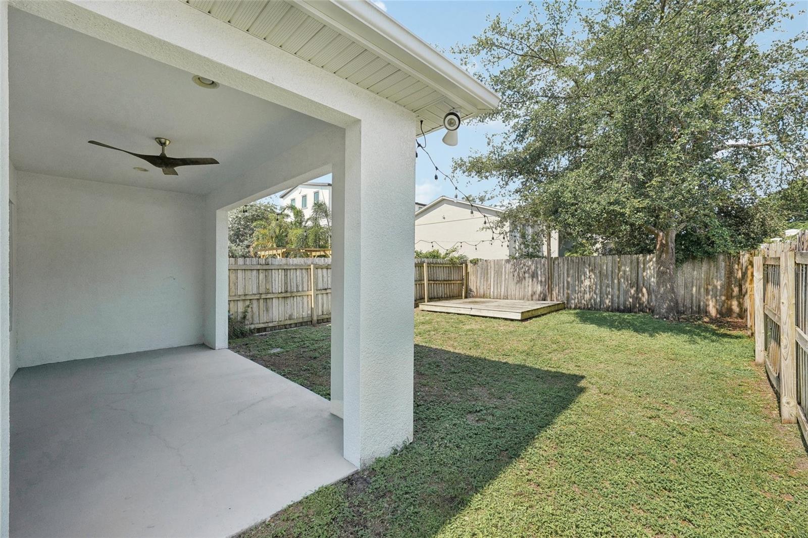 Image 43 of 60 For 307 Arrawana Avenue 100