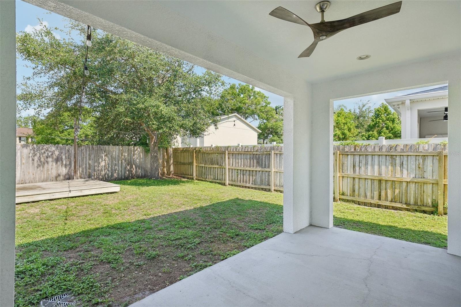 Image 44 of 60 For 307 Arrawana Avenue 100