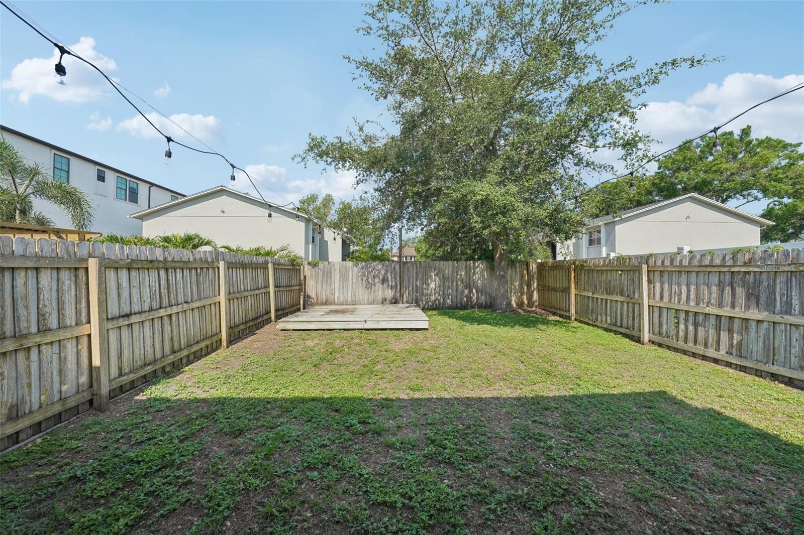 Image 45 of 60 For 307 Arrawana Avenue 100