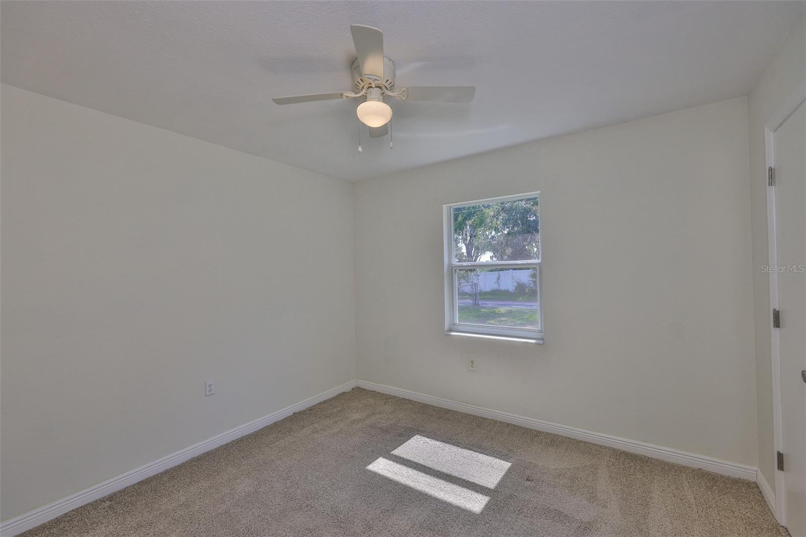 Image 18 of 33 For 1019 Lakeside Drive