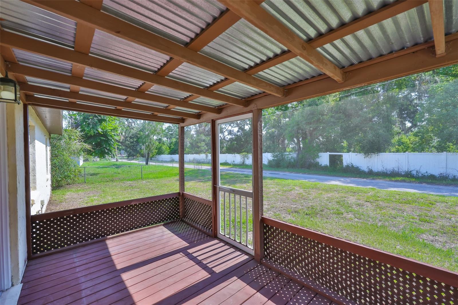 Image 3 of 33 For 1019 Lakeside Drive