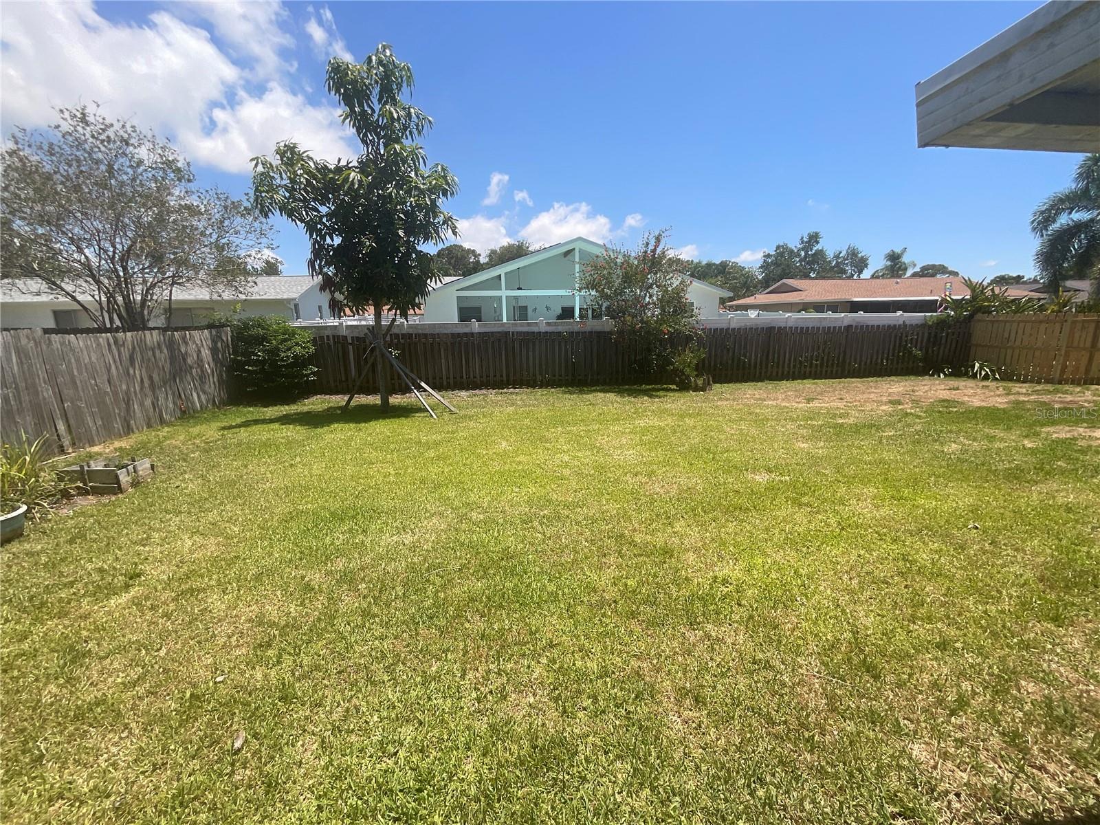 Image 13 of 26 For 2239 Tulip Tree Lane