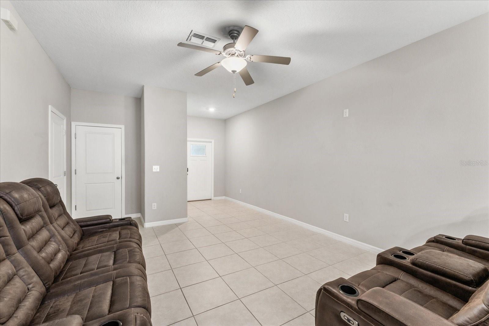 Image 7 of 29 For 10472 Shady Preserve Drive