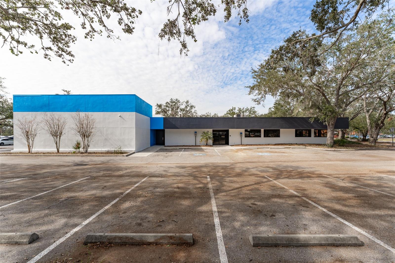 Listing photo id 3 for 4031 Upper Creek Drive