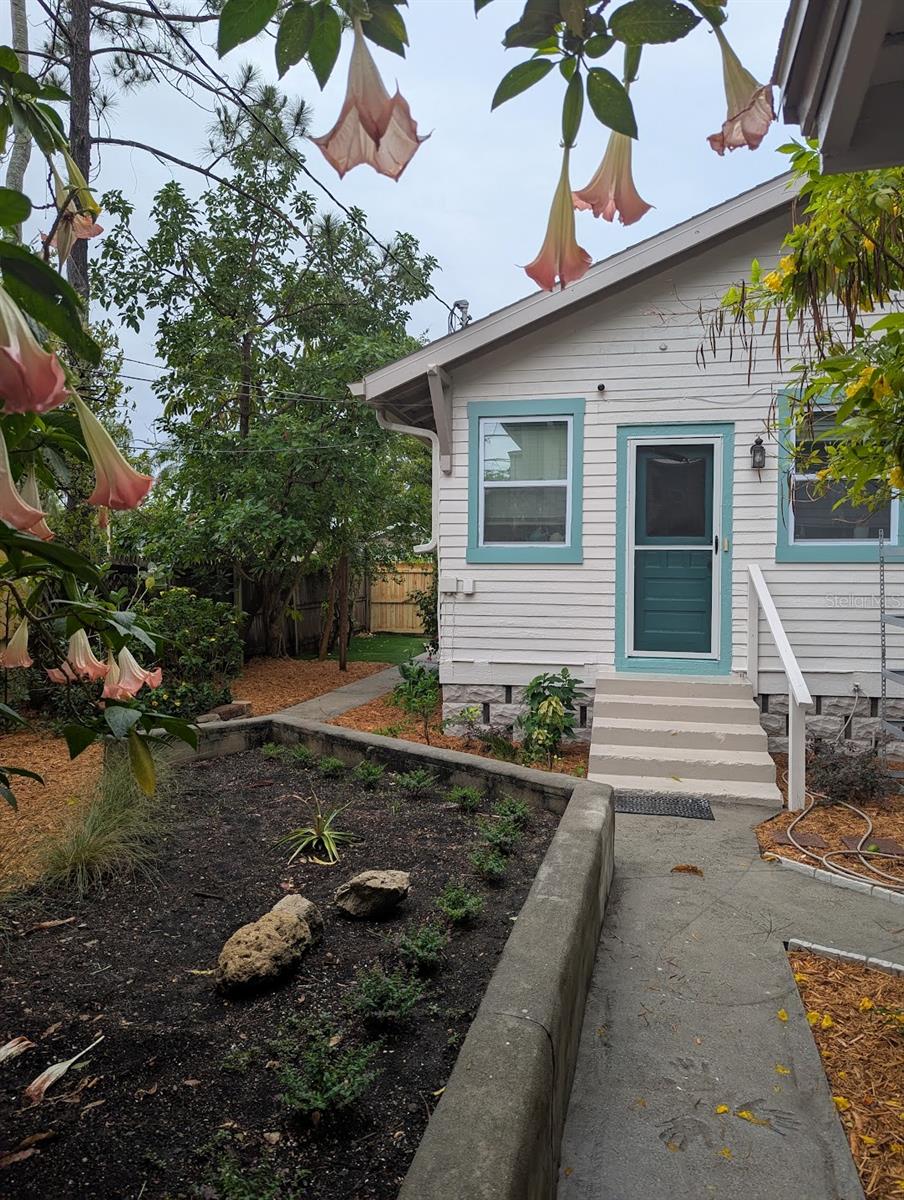 Image 5 of 30 For 2451 2nd Avenue N