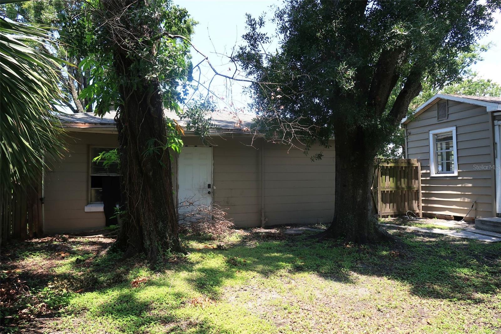 Image 9 of 9 For 2011 Oakwood Avenue
