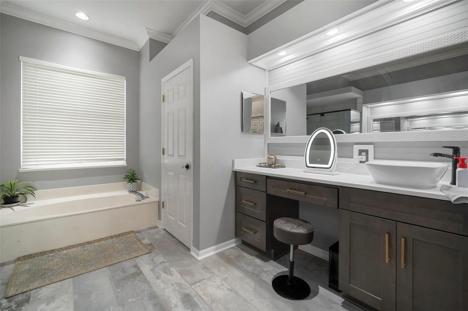Image 35 of 72 For 2903 Manor Ridge Place