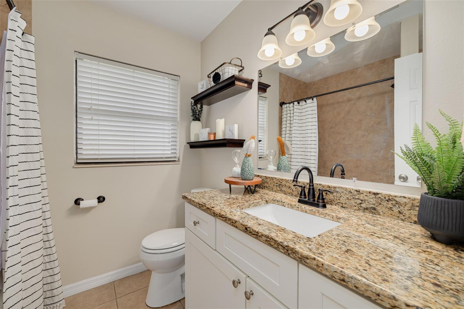 Image 22 of 30 For 1322 Byron Drive