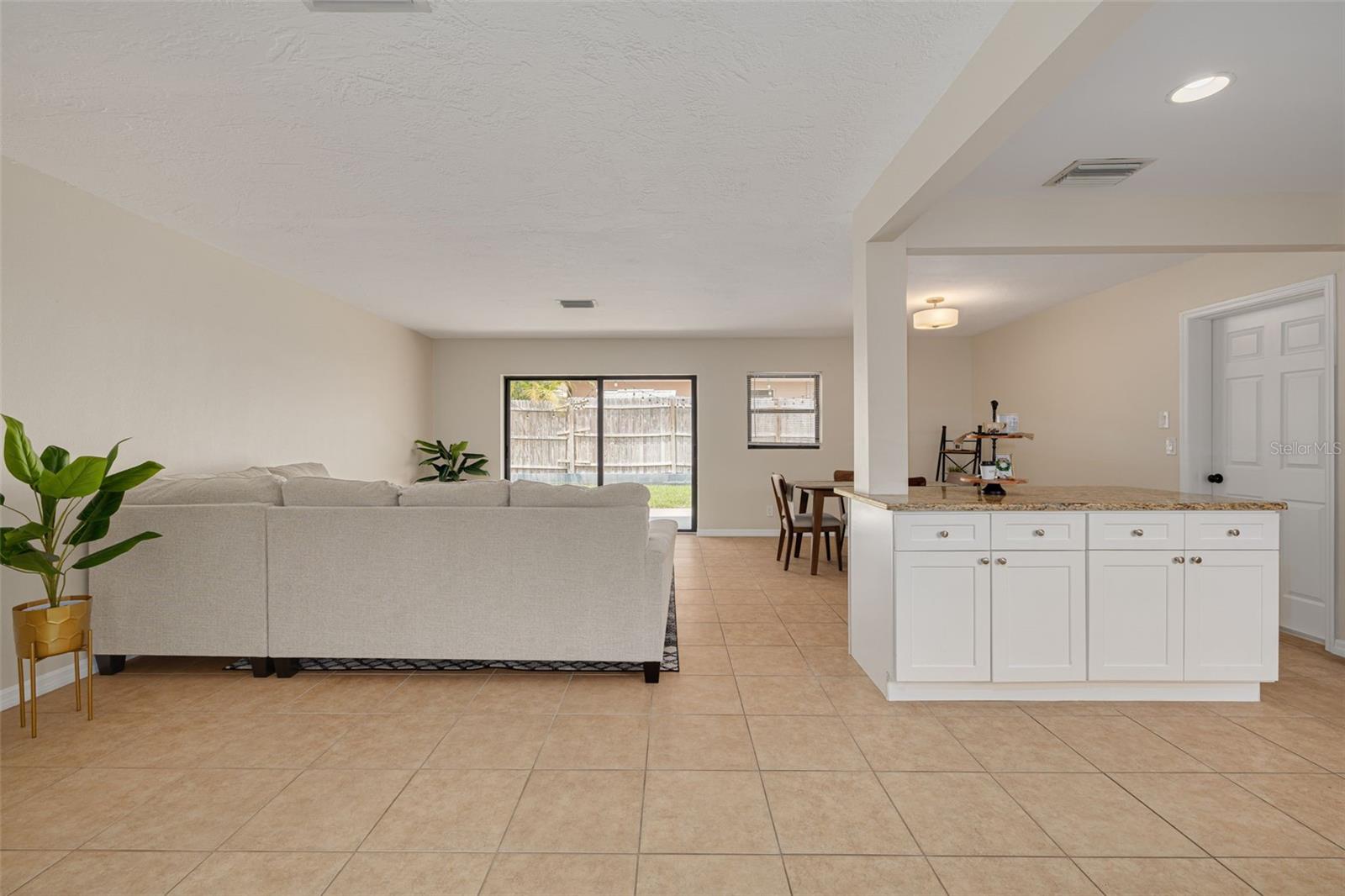 Image 5 of 30 For 1322 Byron Drive