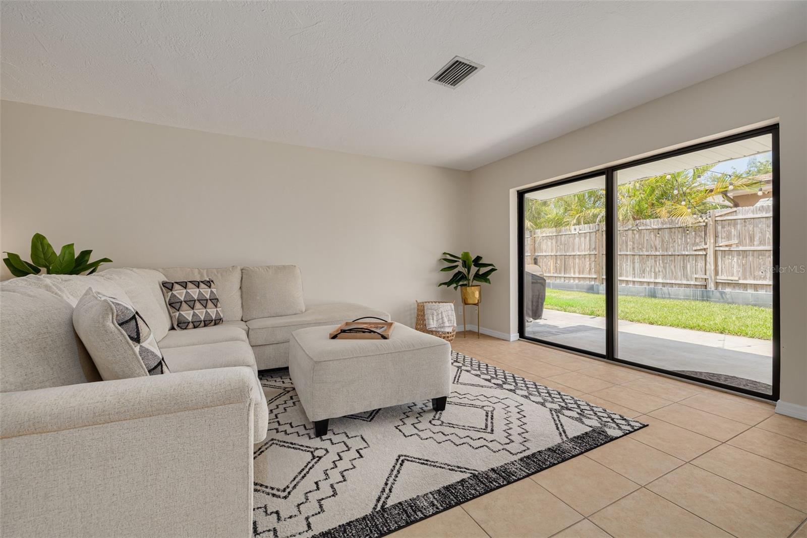 Image 6 of 30 For 1322 Byron Drive