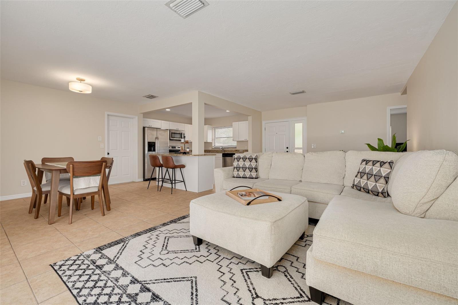 Image 7 of 30 For 1322 Byron Drive