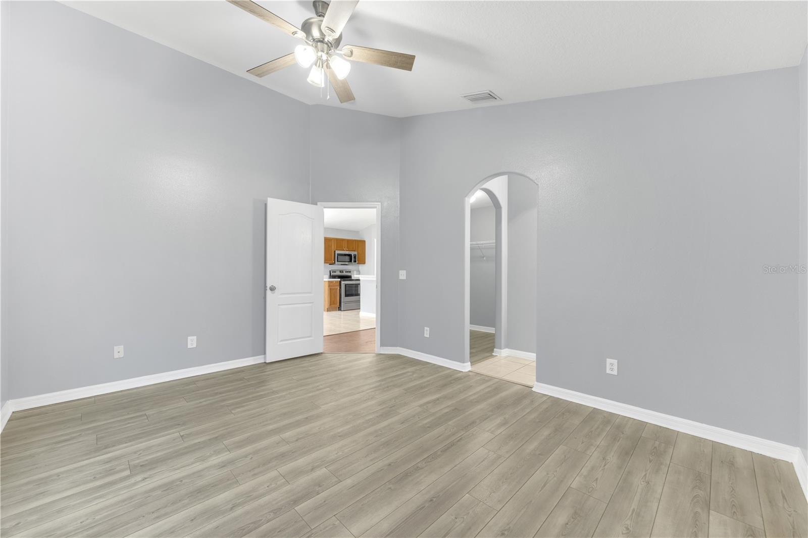 Image 16 of 42 For 7855 Bristol Park Dr.