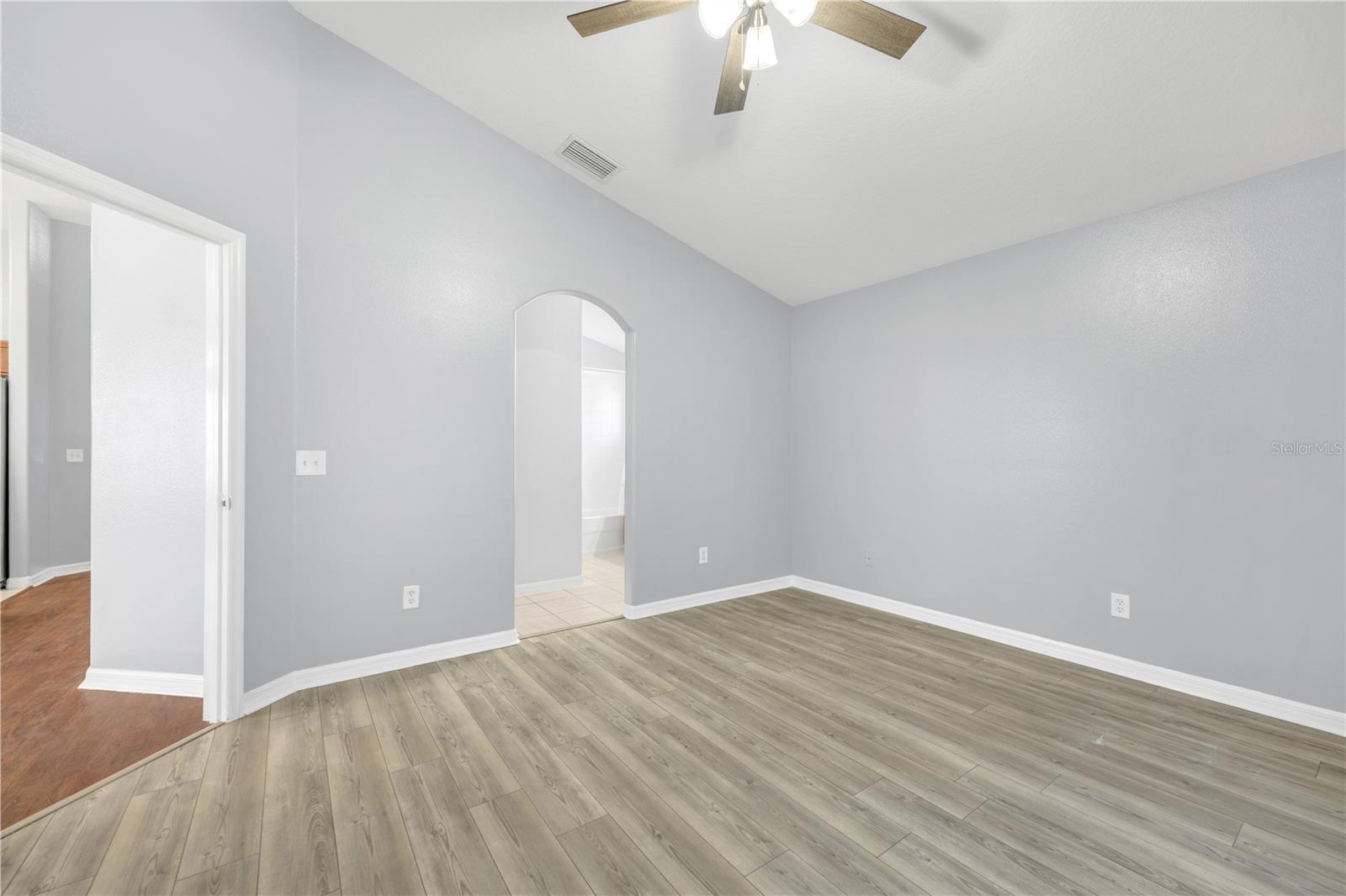Image 17 of 42 For 7855 Bristol Park Dr.