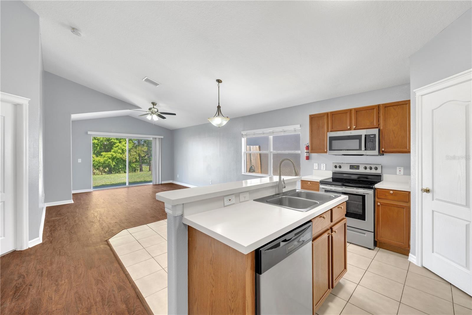 Image 9 of 42 For 7855 Bristol Park Dr.