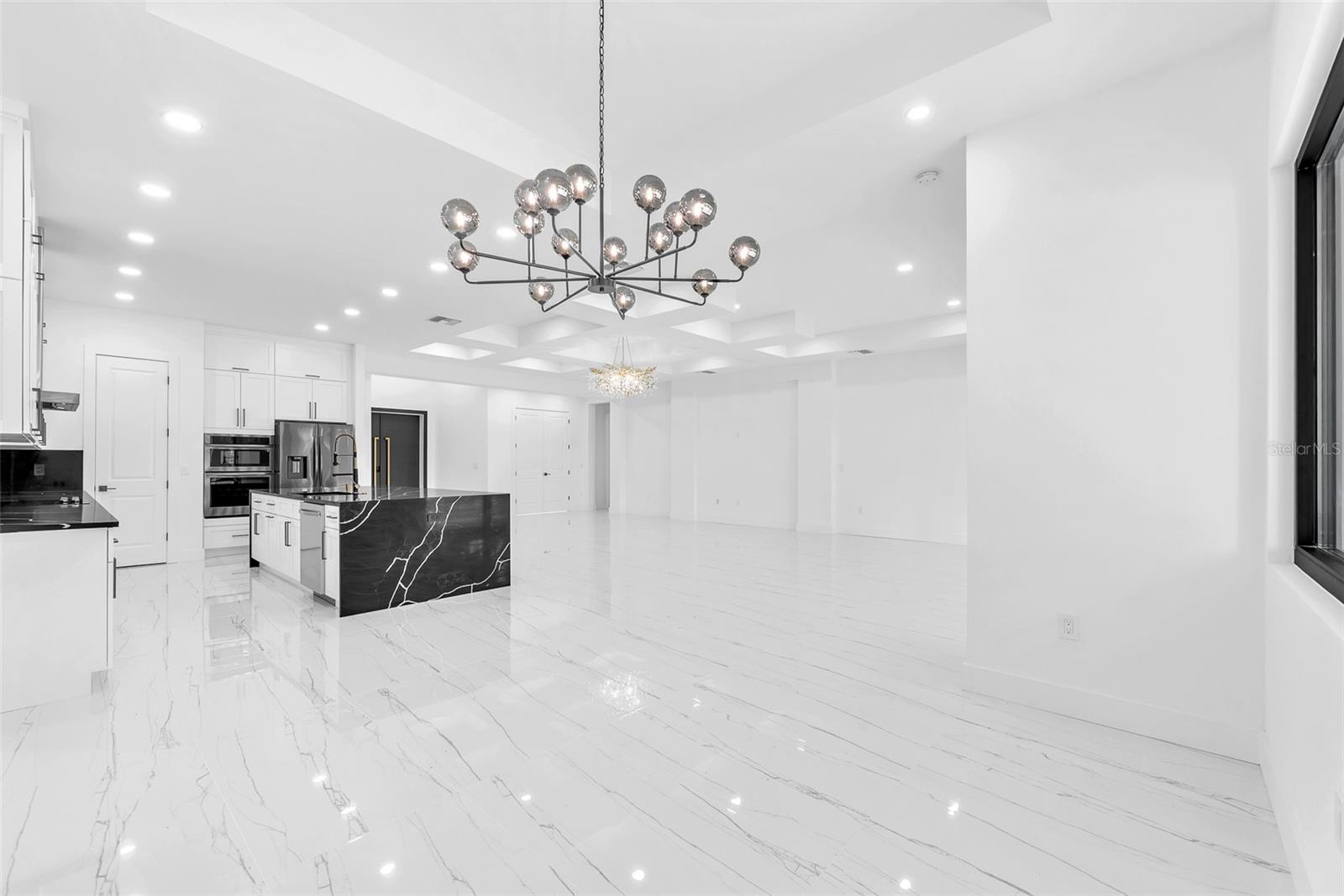 Listing photo id 13 for 11921 Fort King Highway