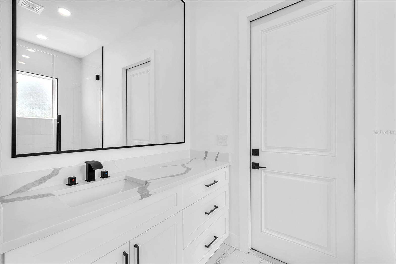 Listing photo id 27 for 11921 Fort King Highway