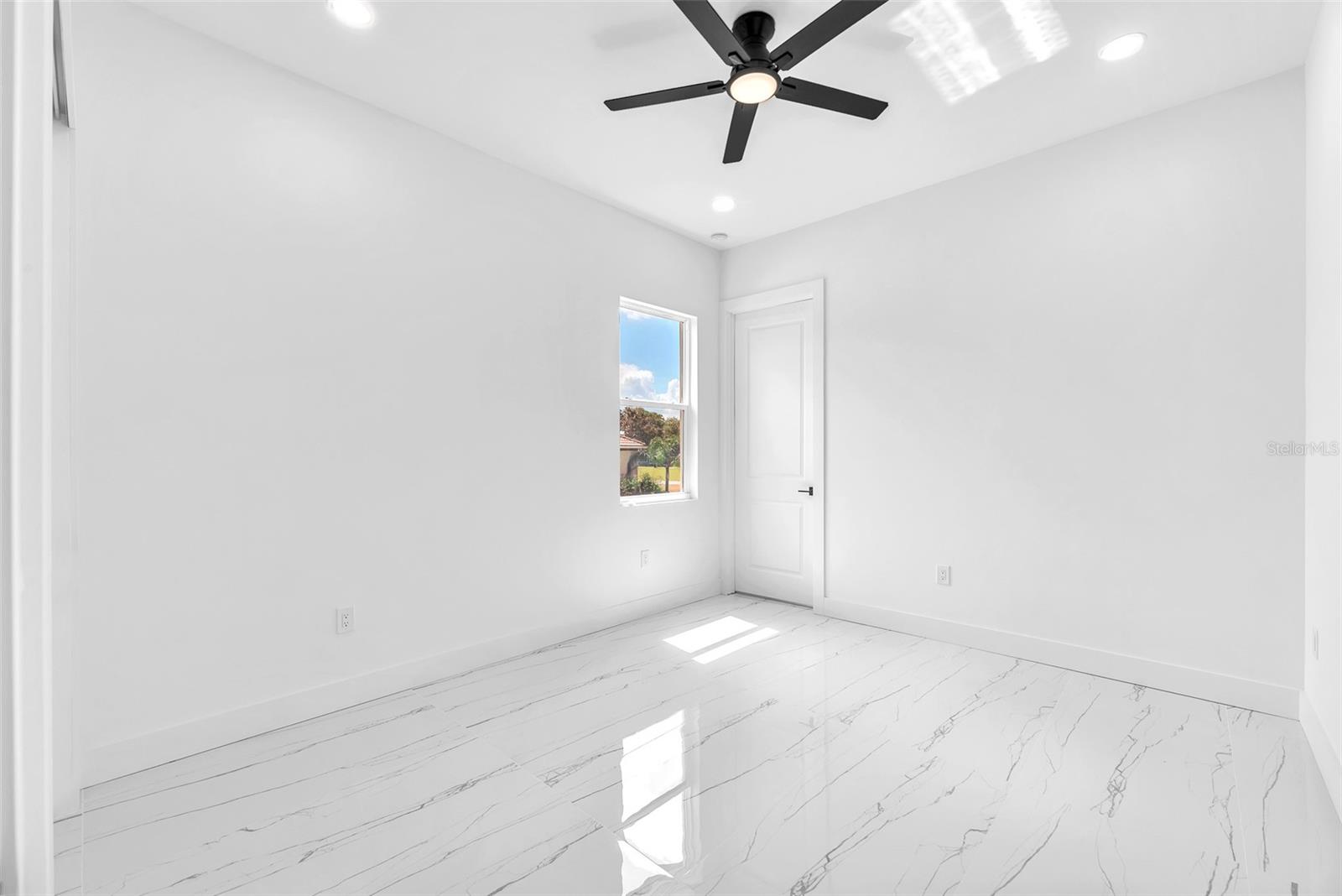 Listing photo id 28 for 11921 Fort King Highway
