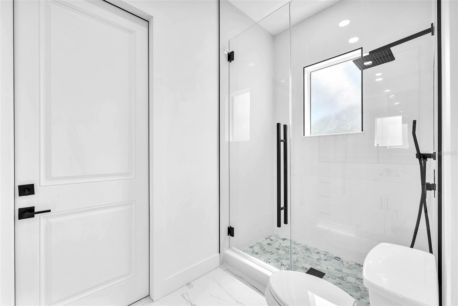Listing photo id 30 for 11921 Fort King Highway