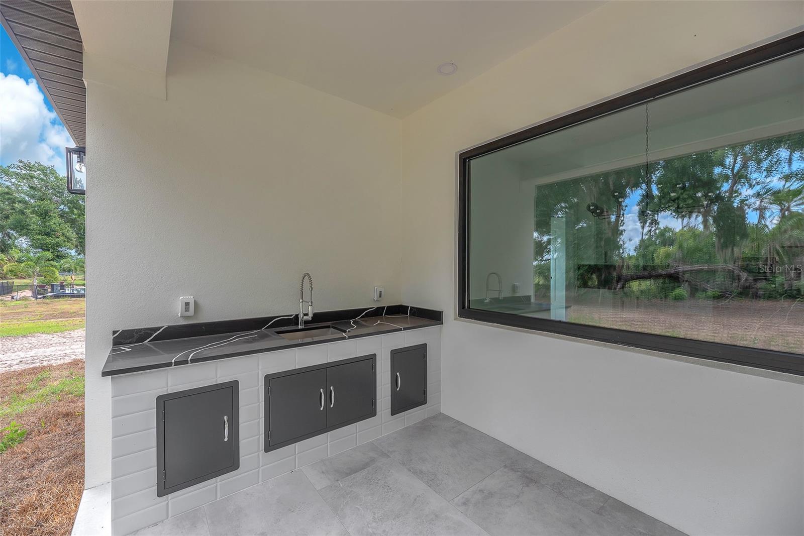 Listing photo id 34 for 11921 Fort King Highway
