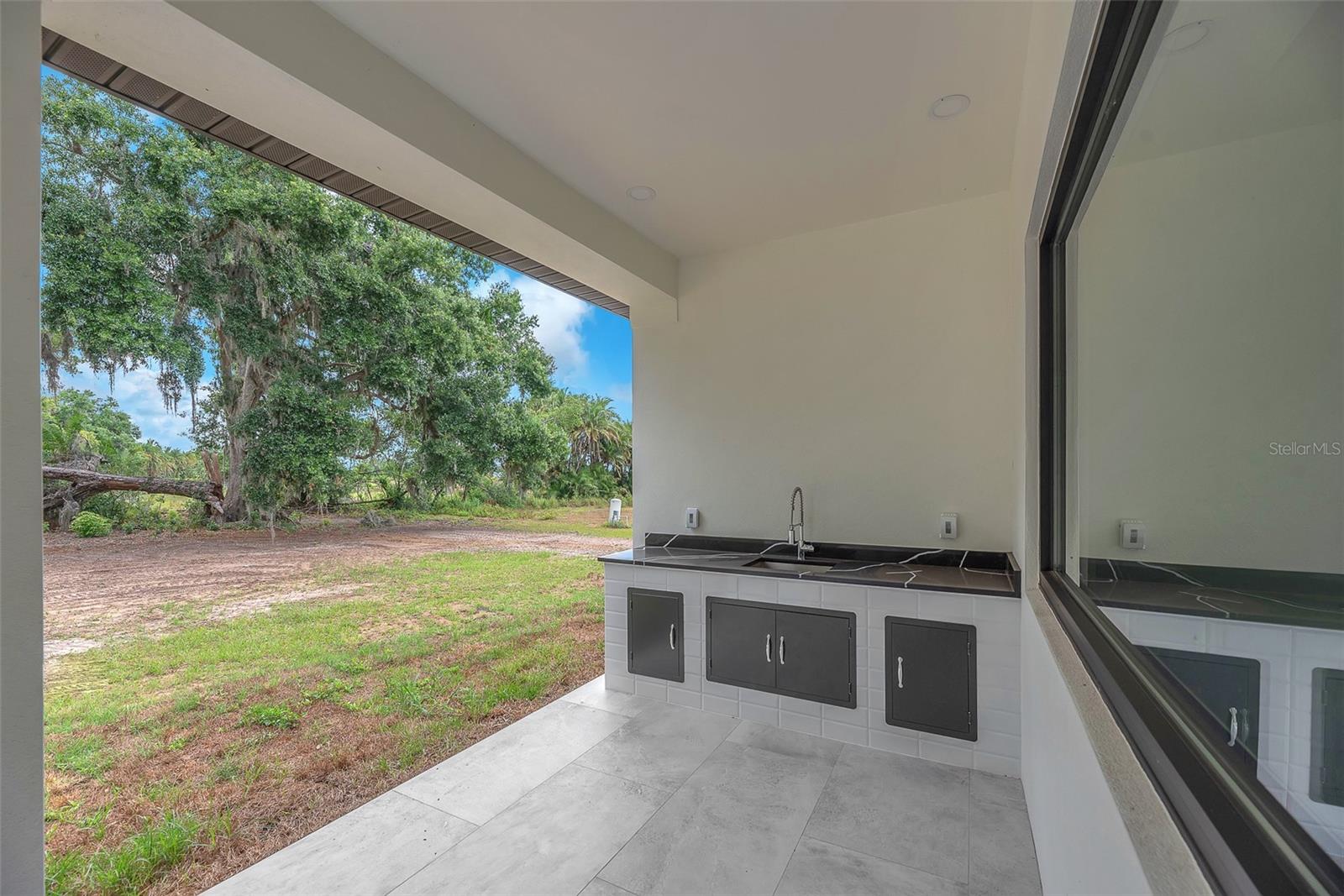 Listing photo id 35 for 11921 Fort King Highway