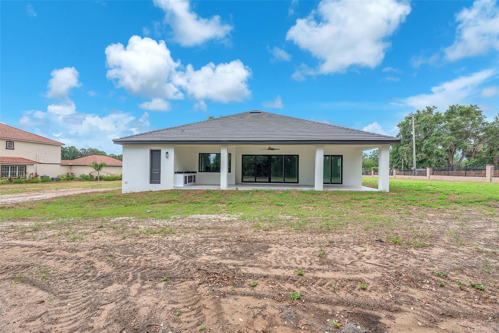 Listing photo id 40 for 11921 Fort King Highway