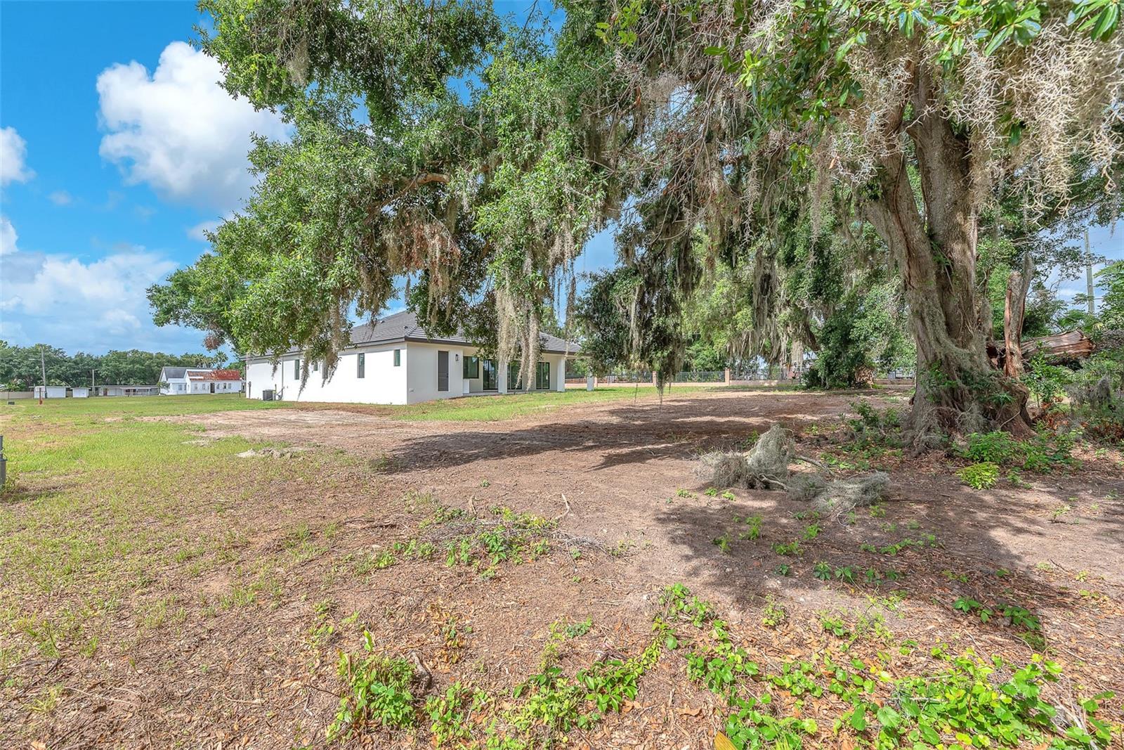 Listing photo id 42 for 11921 Fort King Highway