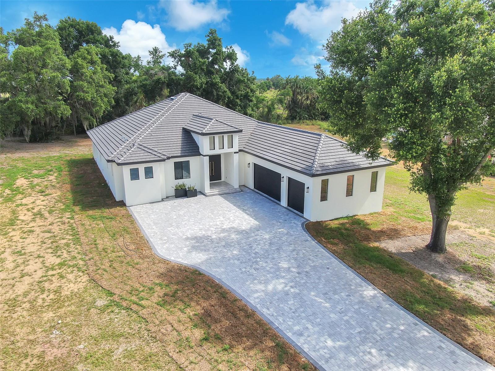 Listing photo id 58 for 11921 Fort King Highway