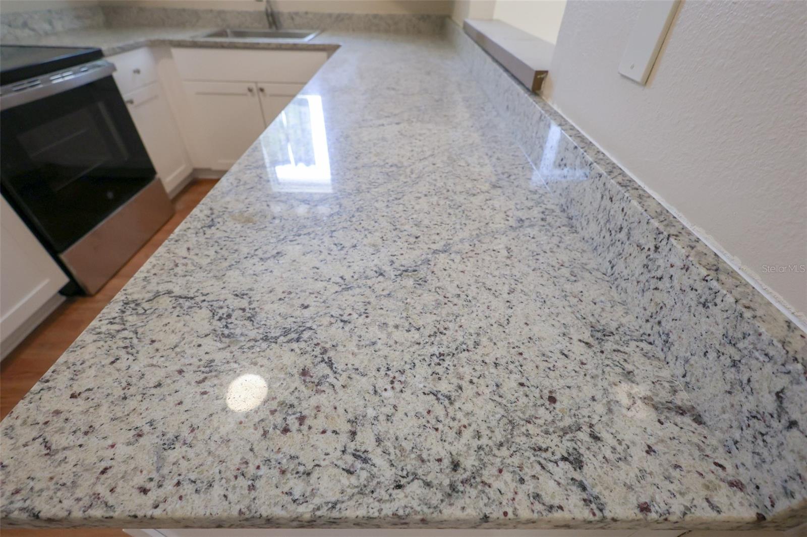 Image 3 of 20 For 821 6th Street S