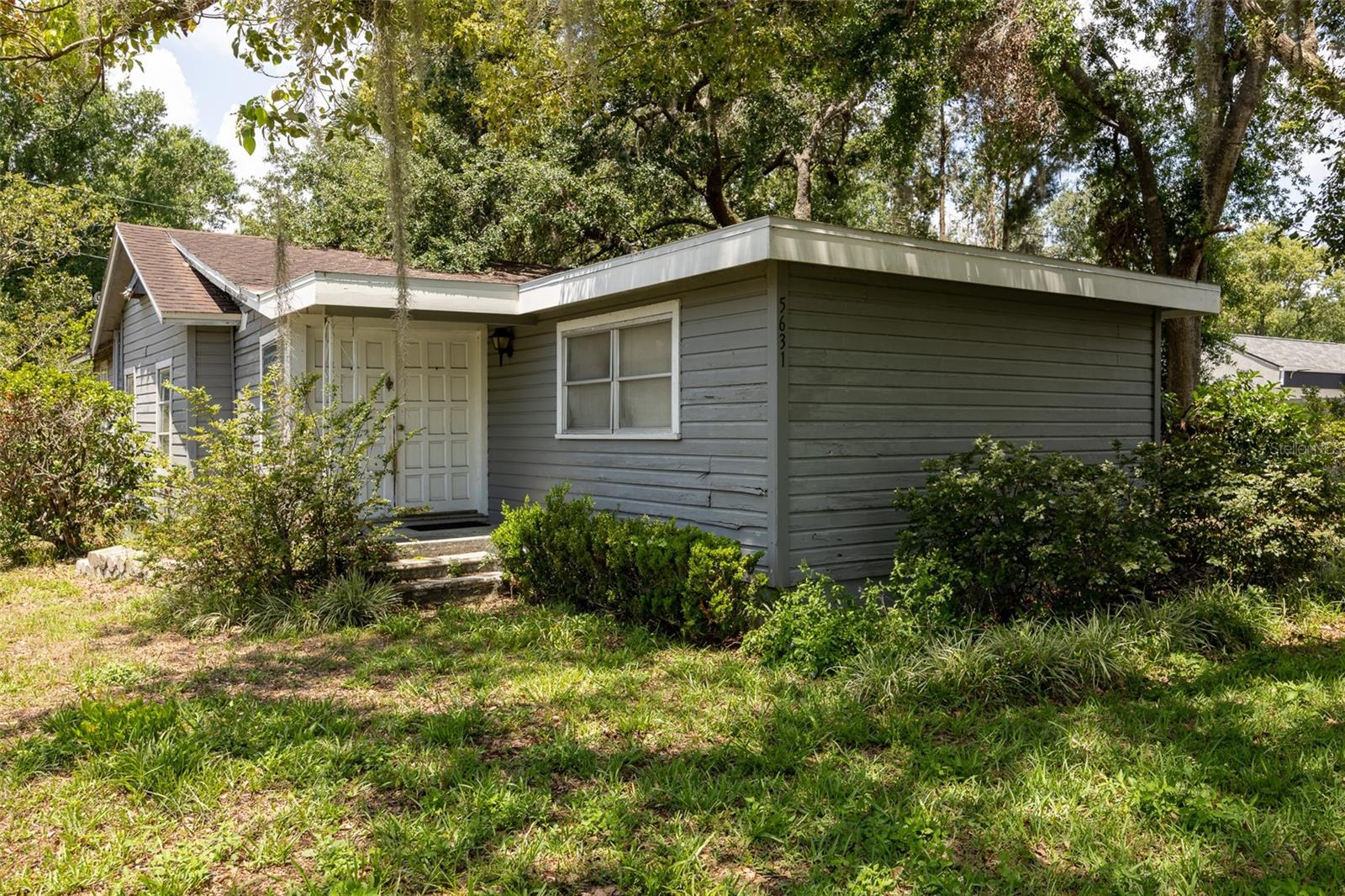 Listing photo id 1 for 5631 6th Street