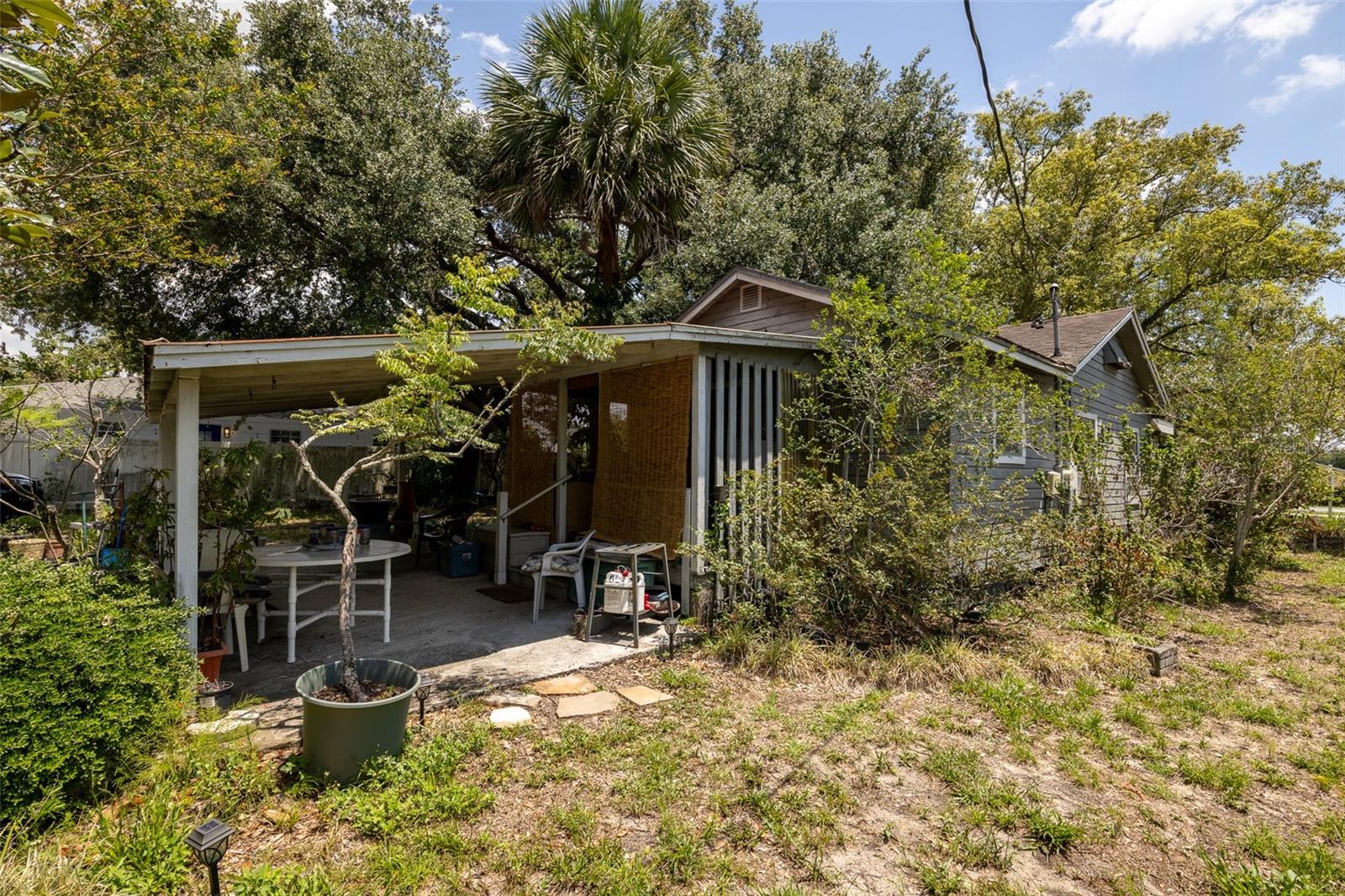 Listing photo id 5 for 5631 6th Street