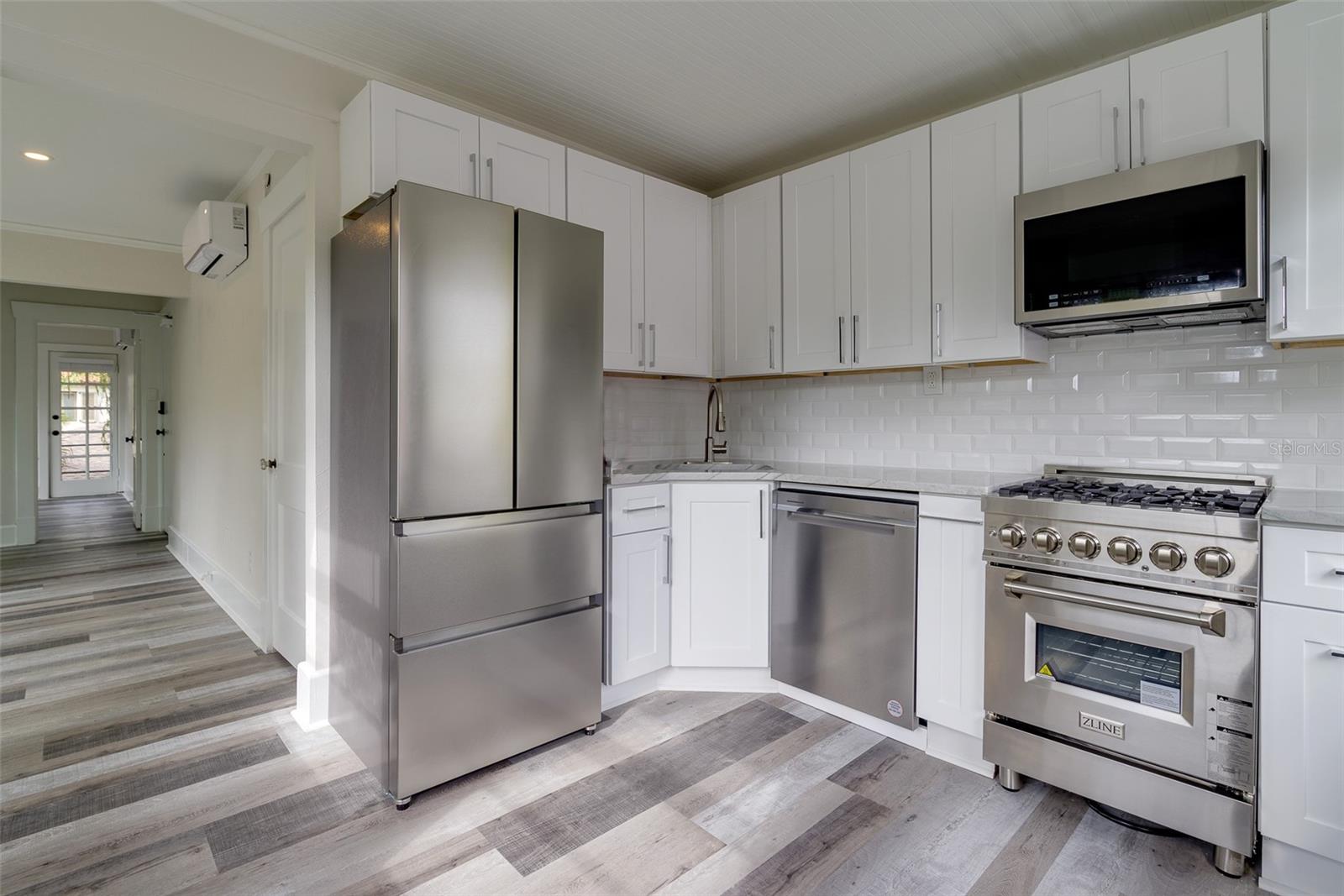 Image 4 of 24 For 656 15th Avenue Ne