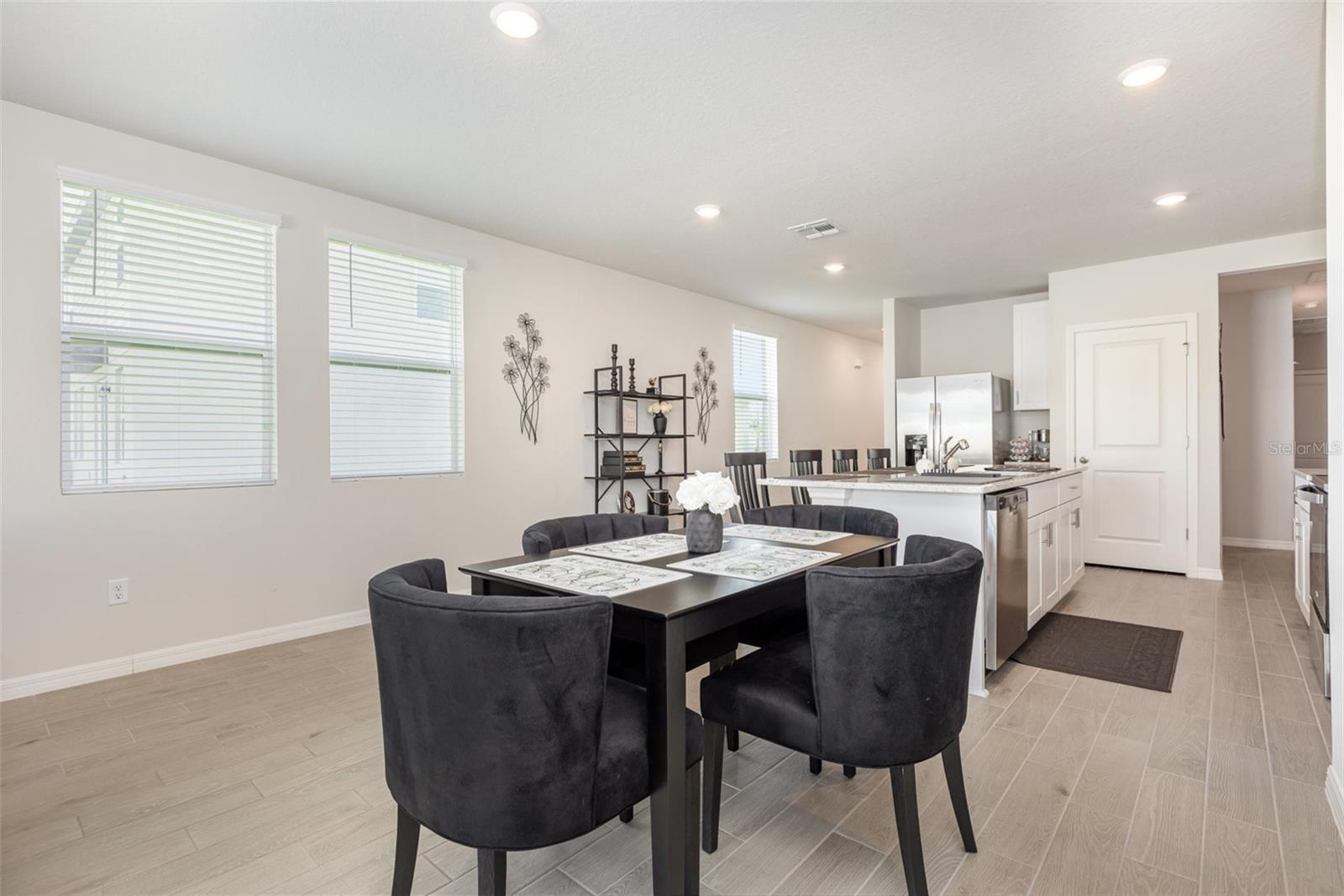Image 8 of 36 For 7119 Amelia River Drive