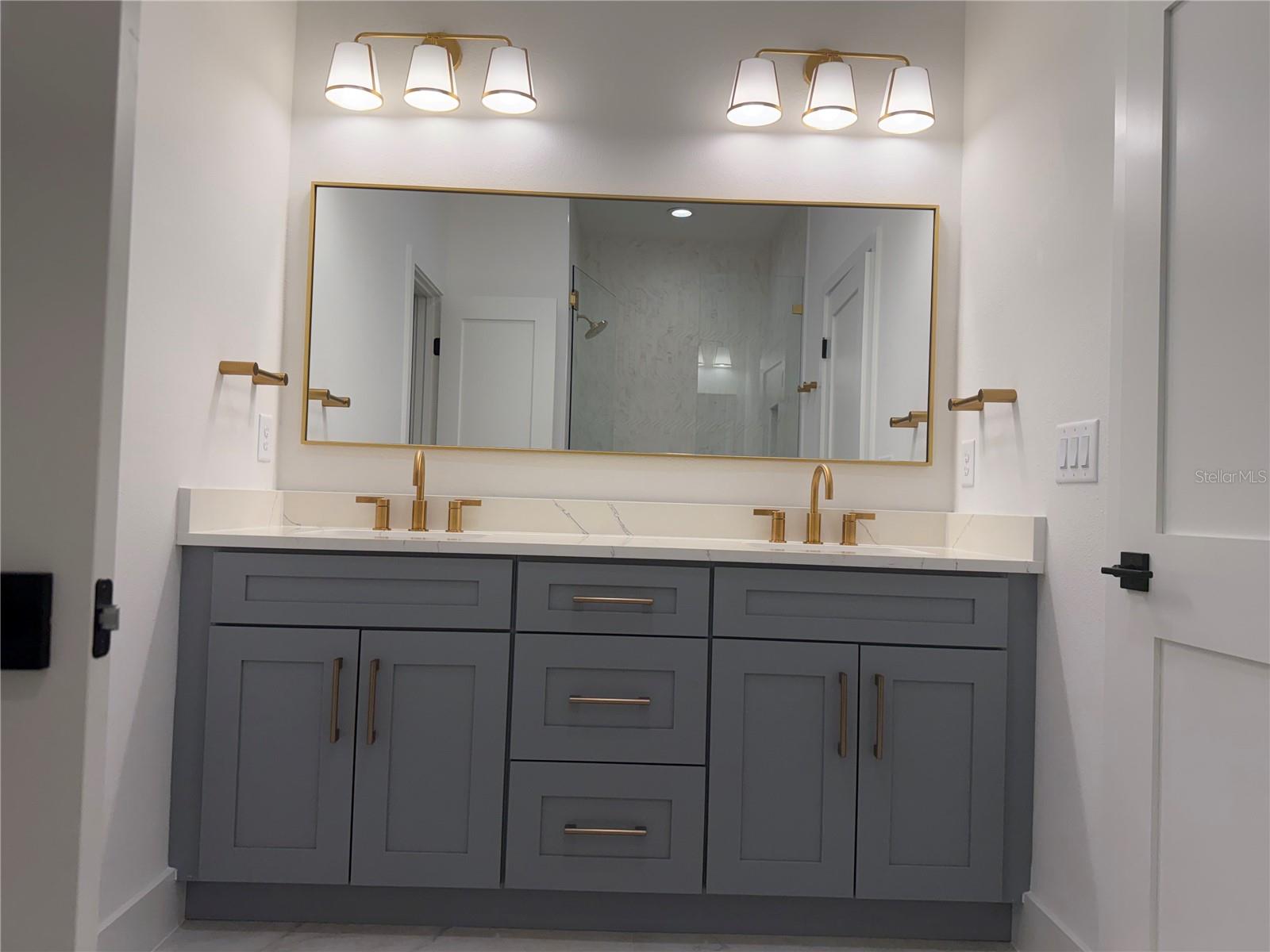 Image 2 of 12 For 4324 Gray Street 3