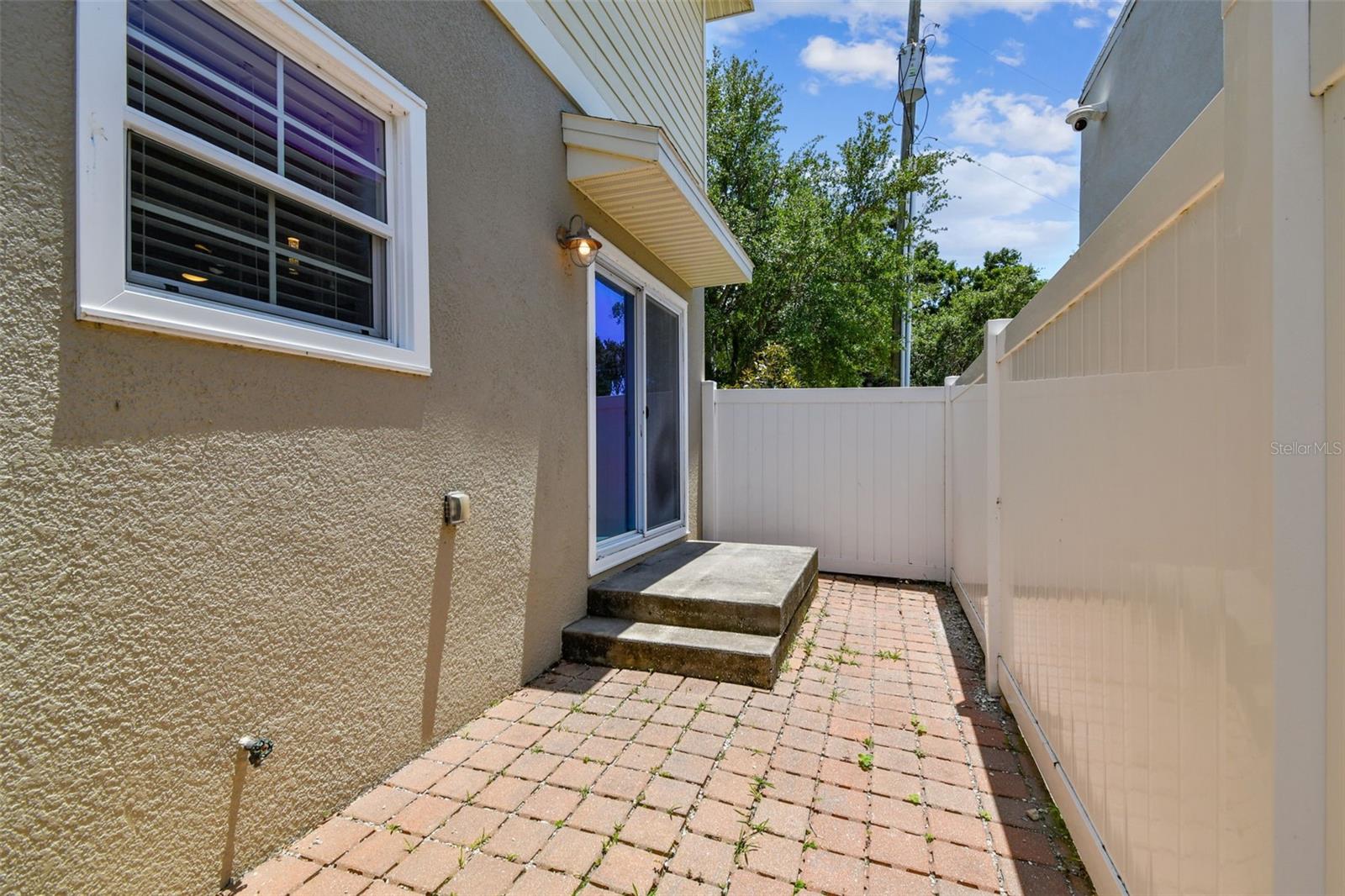 Image 11 of 32 For 3701 Carmen Street 6