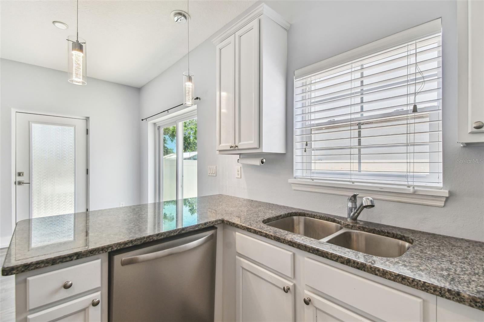 Image 13 of 32 For 3701 Carmen Street 6