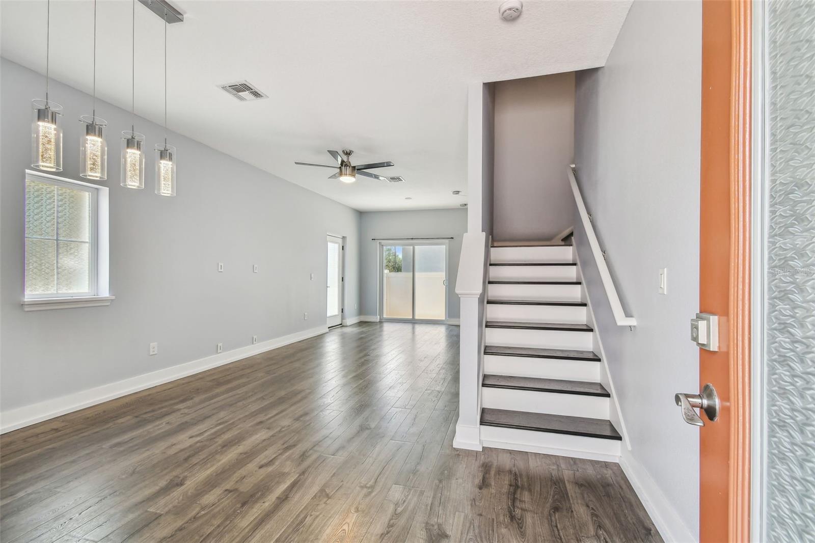 Image 4 of 32 For 3701 Carmen Street 6