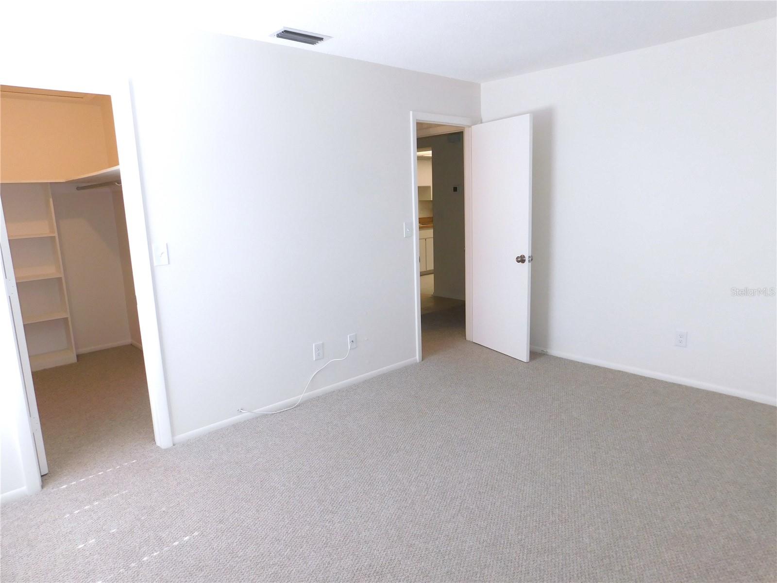 Image 22 of 27 For 204 Caryl Way
