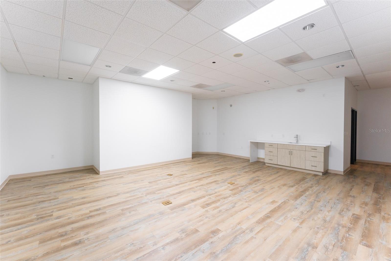 Image 9 of 10 For 4031 Upper Creek Drive