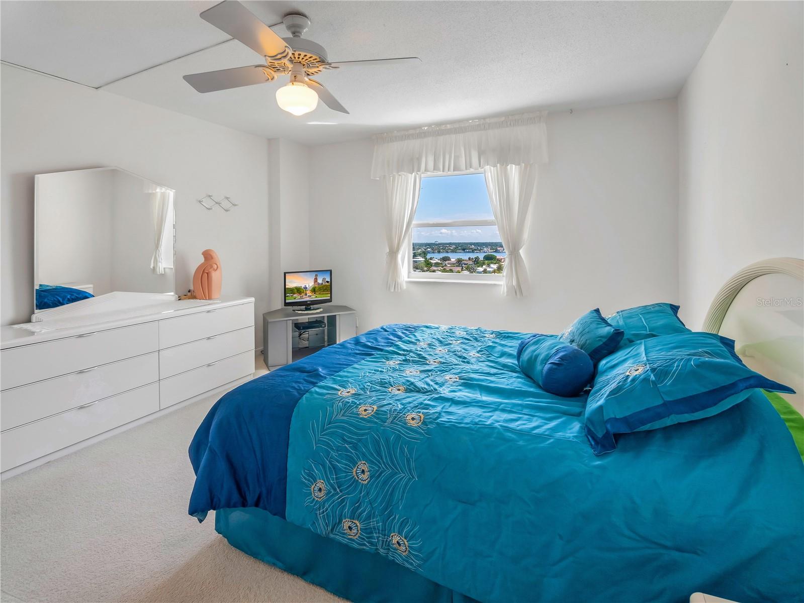 Image 6 of 22 For 420 64th Avenue 1103