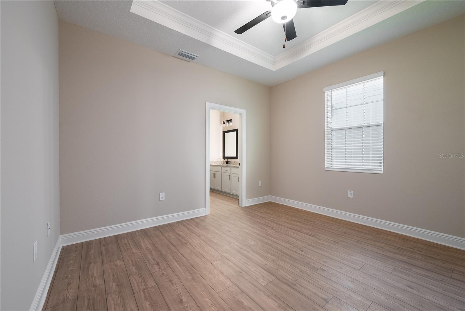 Image 4 of 7 For 7890 Somersworth Drive