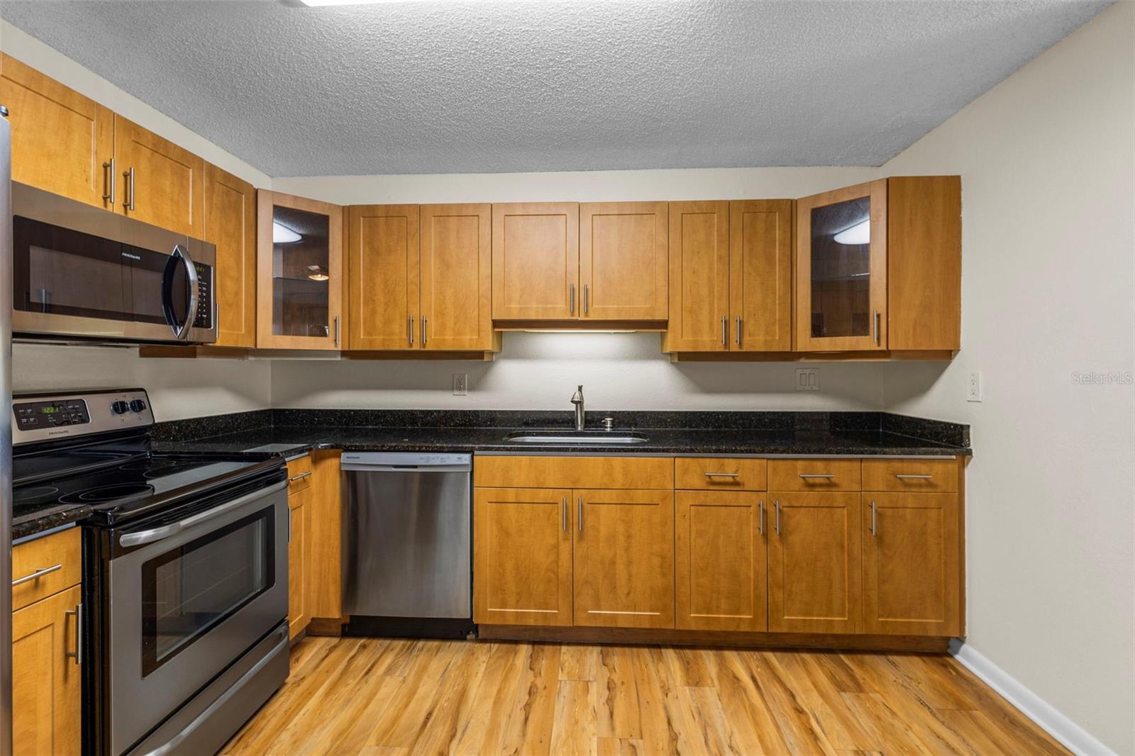 Image 11 of 38 For 10511 Waterview Court 10511