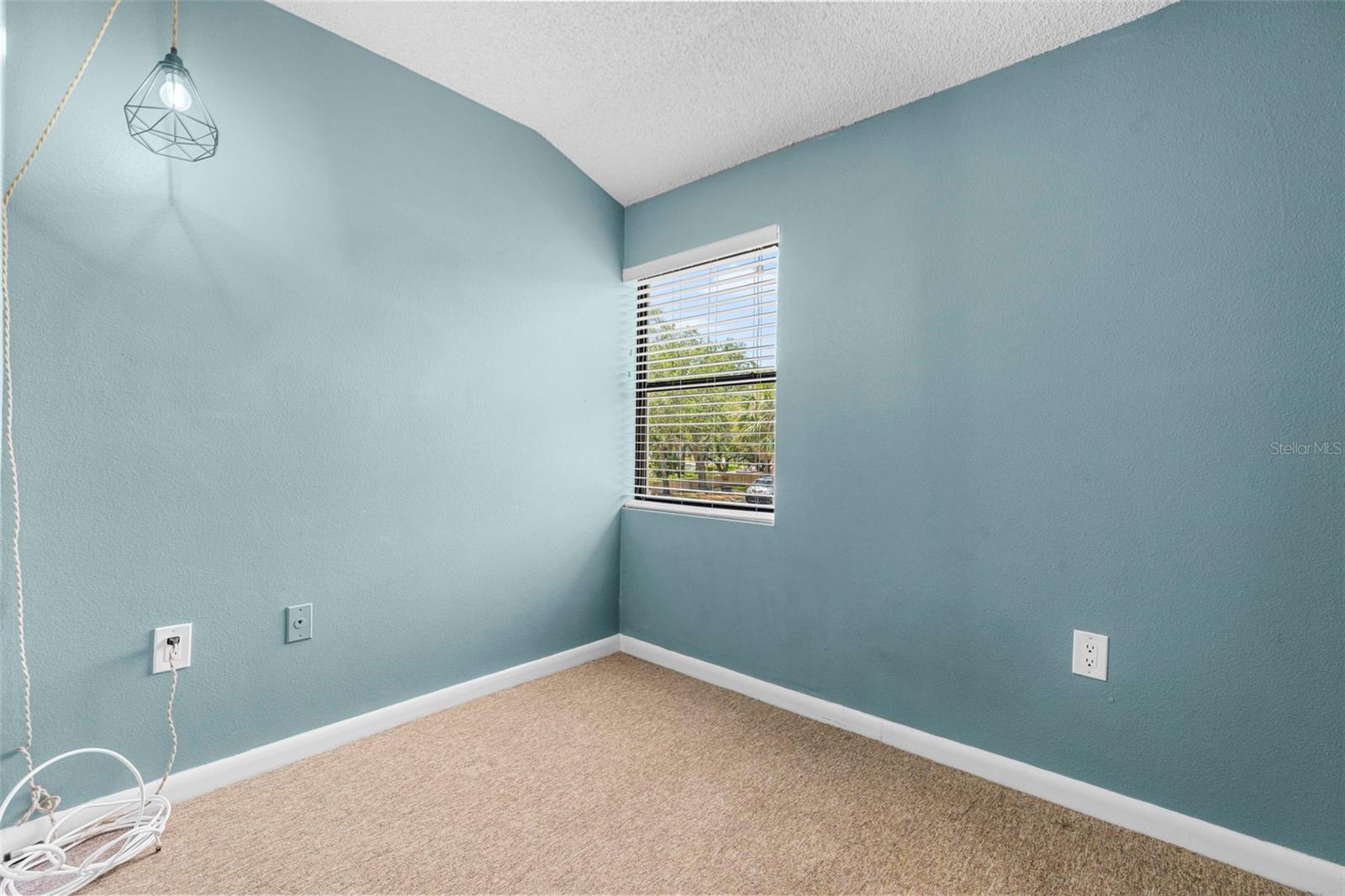Image 14 of 38 For 10511 Waterview Court 10511