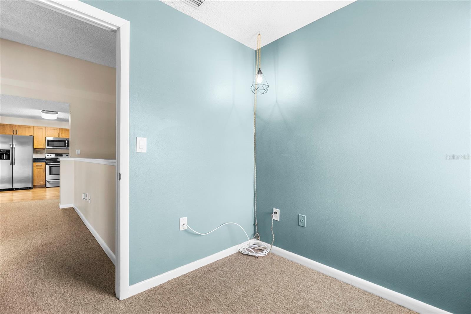 Image 15 of 38 For 10511 Waterview Court 10511
