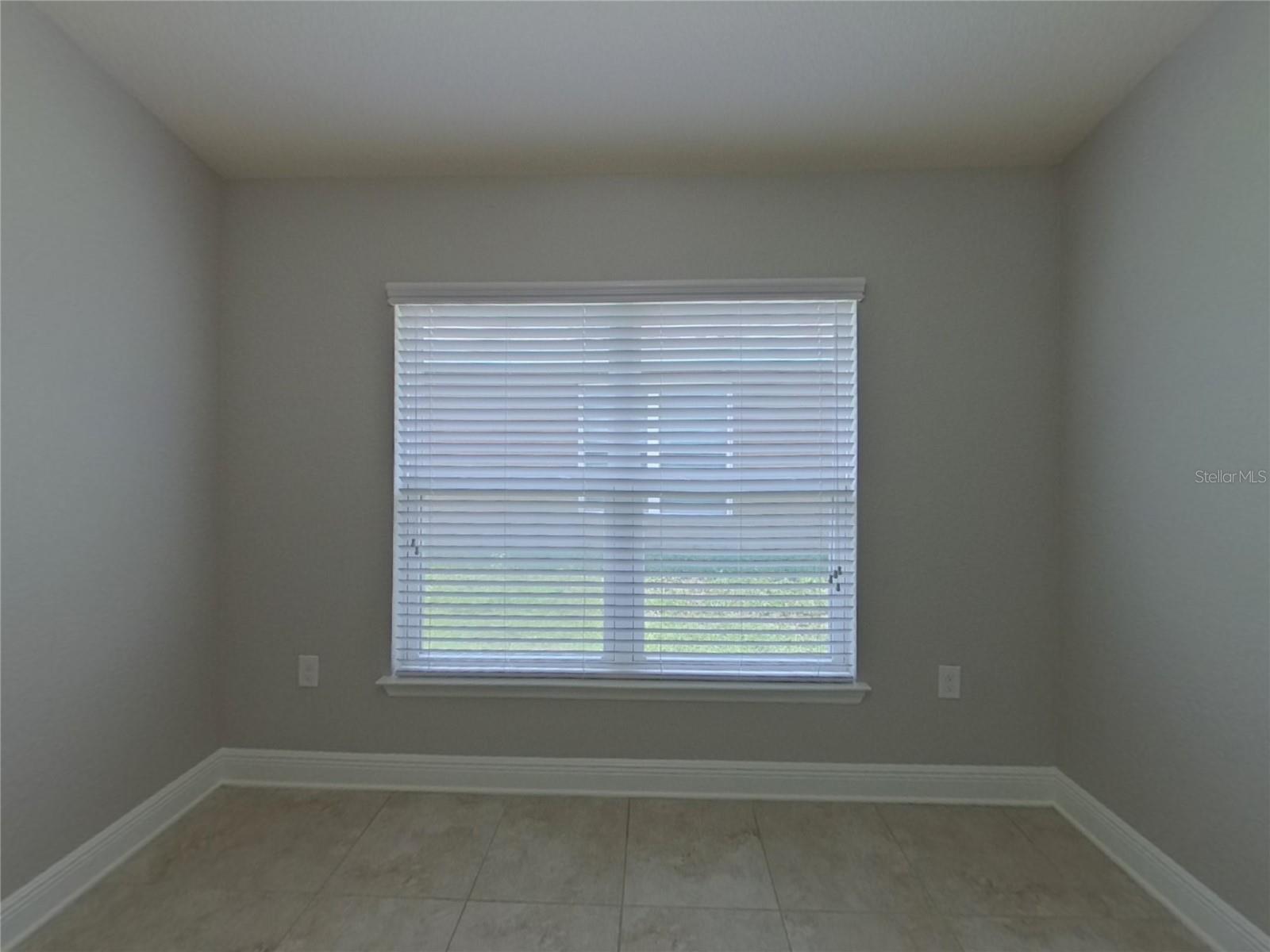 Image 4 of 16 For 14511 Dunrobin Drive