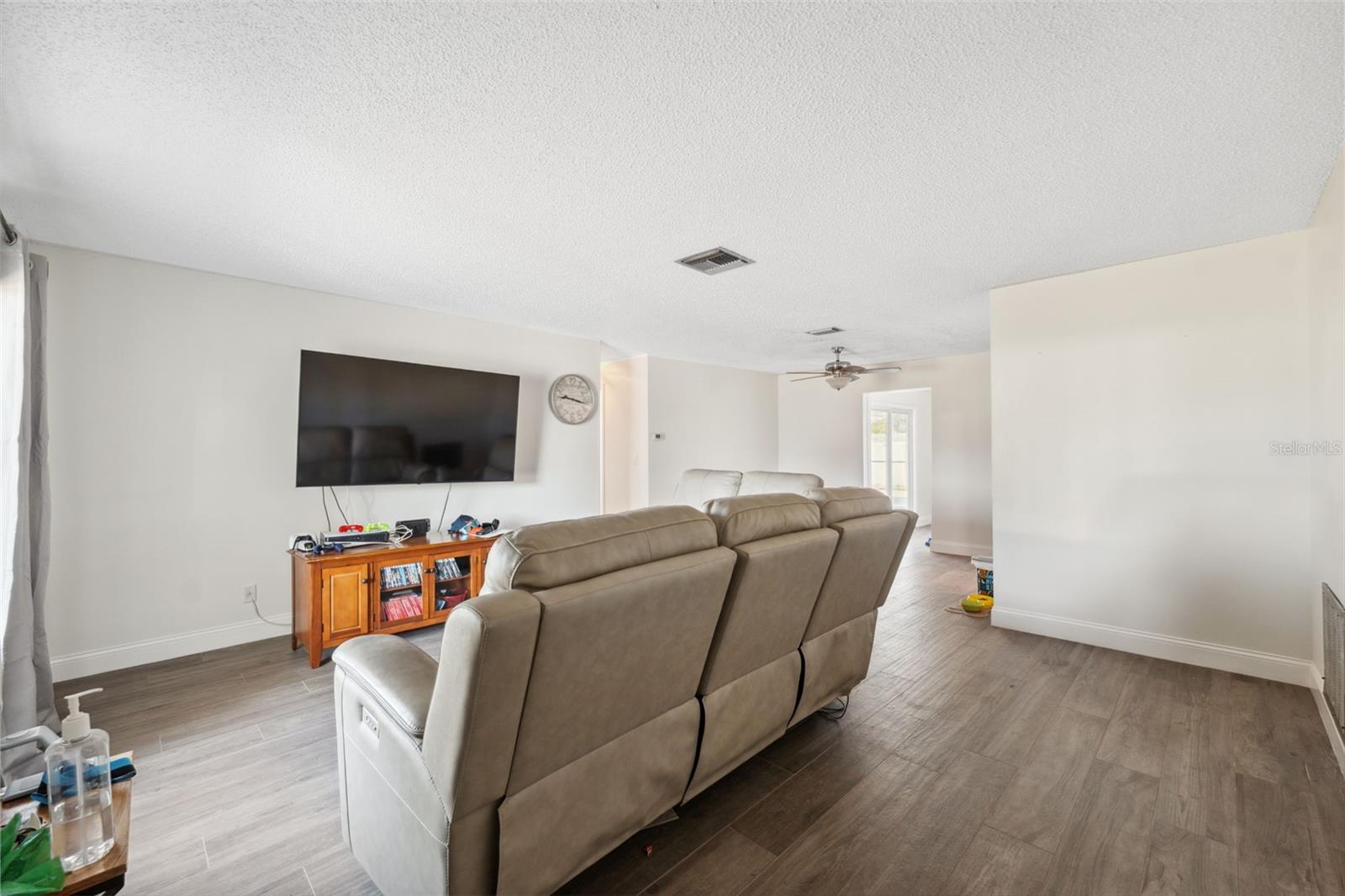 Image 3 of 19 For 1700 Ironwood Court E