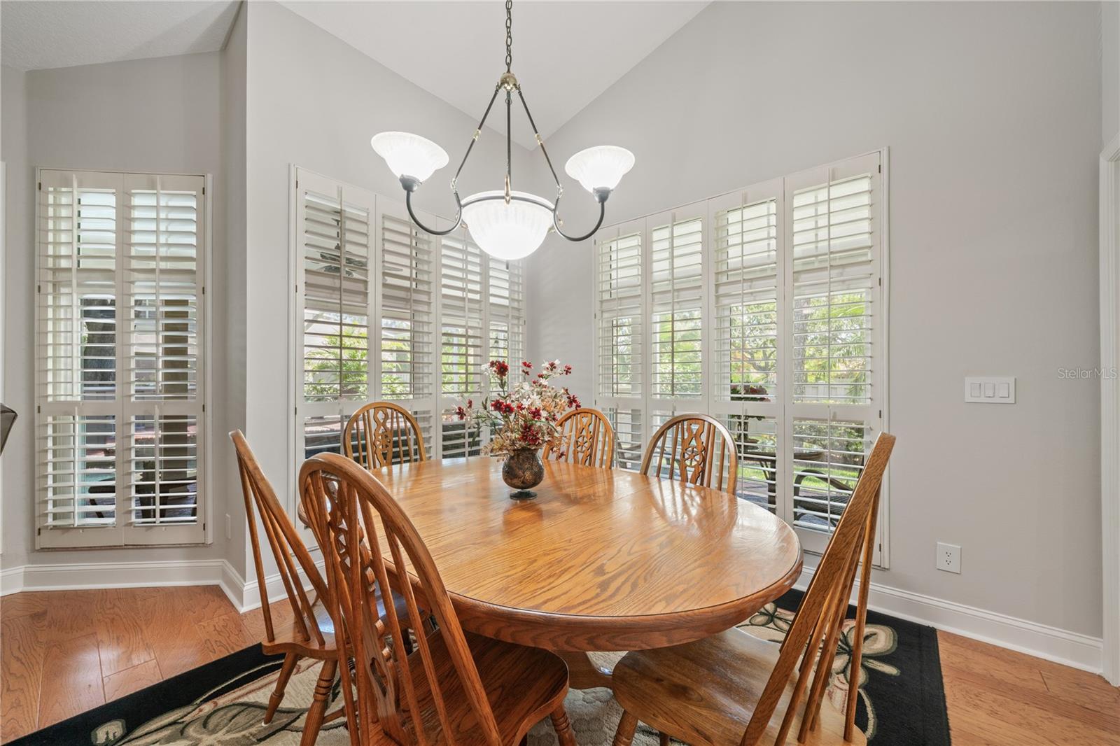 Image 10 of 53 For 423 Fan Palm Court Ne